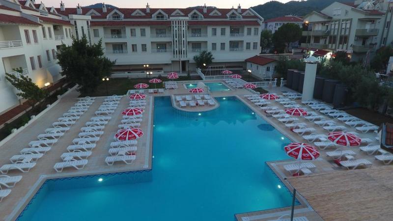 Kocer Club Apartments 말마리스 외부 사진